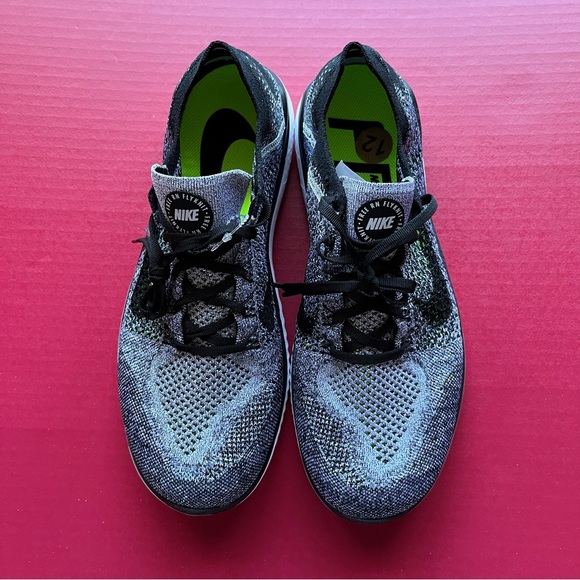 Nike Free Run Flyknit Oreo Sz 10 Black/White Shoes 942838-101** - Picture 2 of 6